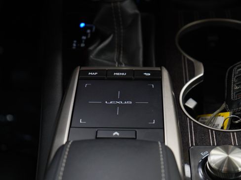 Used 2020 Lexus RX 450h AWD w/ Luxury Package image 18