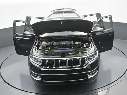 Used 2024 Jeep Wagoneer 2WD image 66