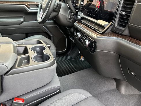 Certified 2024 GMC Sierra 1500 SLE image 16