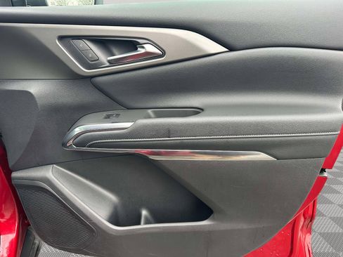 Certified 2025 Chevrolet Traverse LT w/ Driver Confidence Package image 26