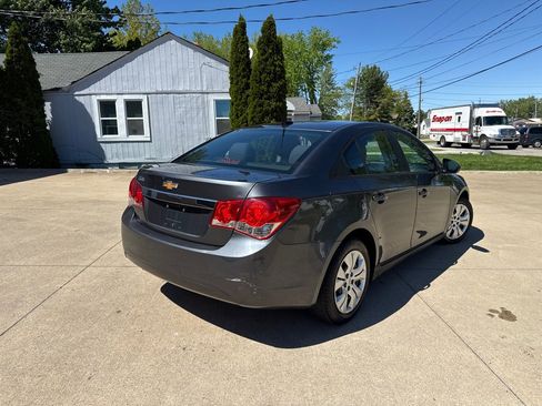 Used 2013 Chevrolet Cruze LS FWD image 6