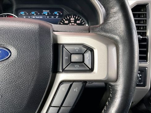 Used 2019 Ford F150 Lariat image 11