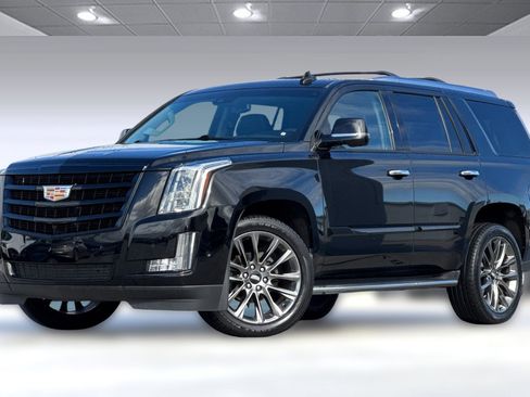 Used 2020 Cadillac Escalade Luxury w/ Escalade Sport Edition image 24