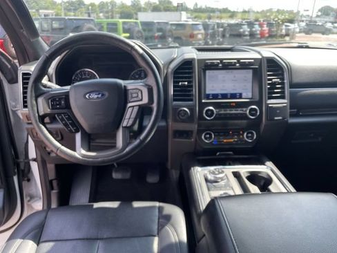 Used 2020 Ford Expedition XLT w/ Equipment Group 202A AWD/4WD image 19