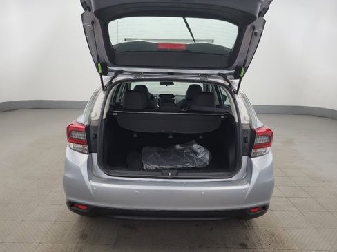 Used 2021 Subaru Impreza 2.0i Limited image 29