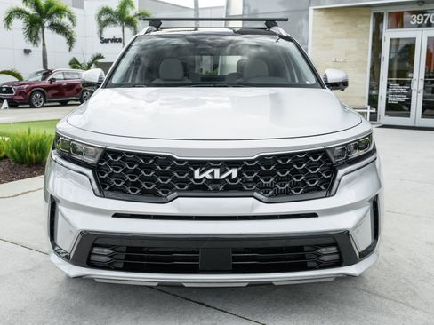 Used 2023 Kia Sorento SX Prestige image 4