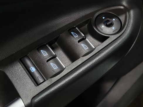 Used 2019 Ford Escape SE image 27