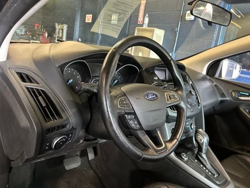 Used 2016 Ford Focus SE w/ Equipment Group 201A image 8