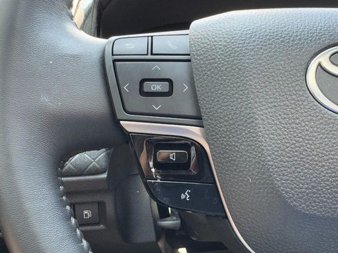 Used 2025 Toyota Camry XLE FWD image 16