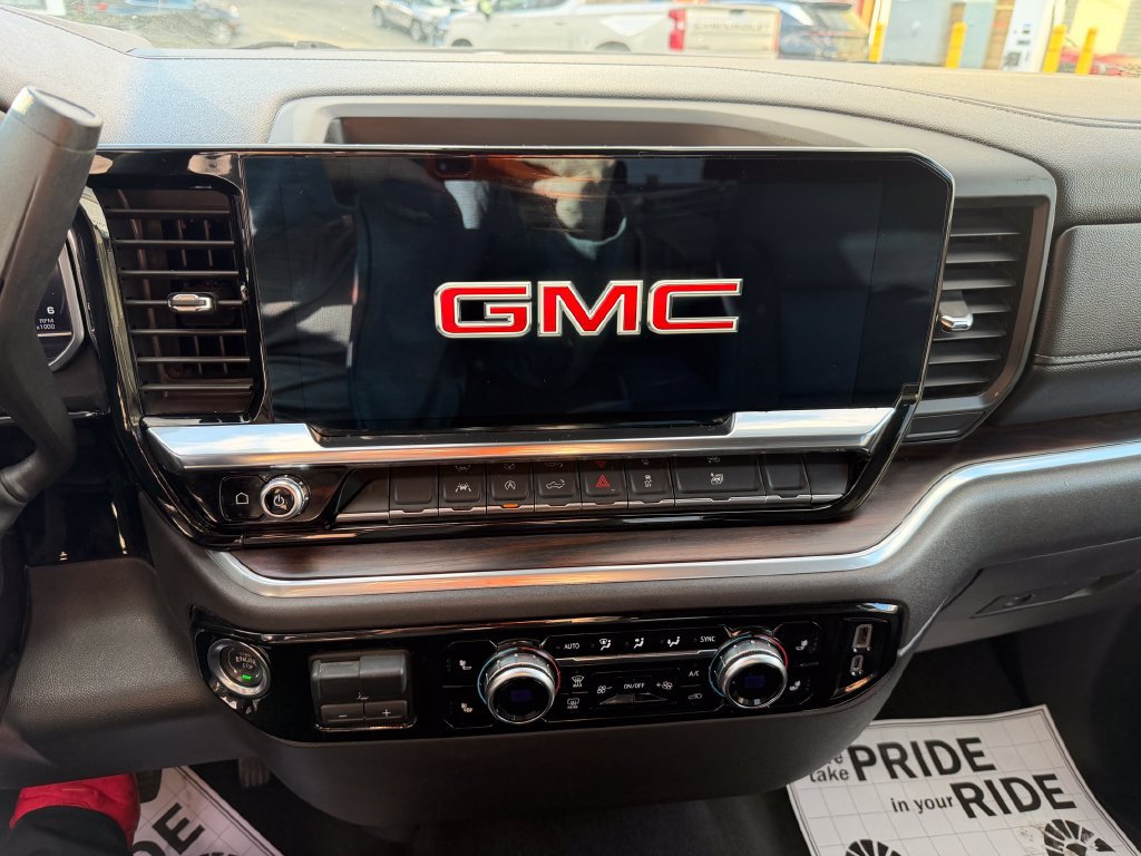 Used 2025 GMC Sierra 1500 SLT AWD/4WD image 18