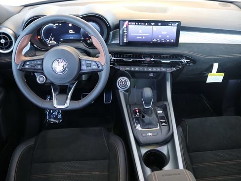 New 2025 Alfa Romeo Tonale AWD/4WD image 25