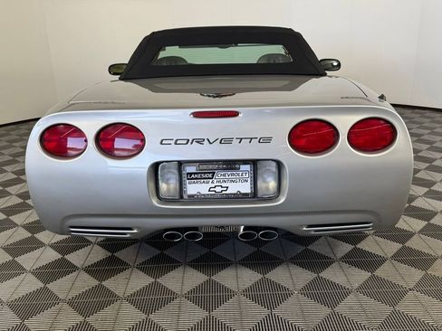Used 2004 Chevrolet Corvette Convertible w/ Preferred Equipment Group RWD image 5
