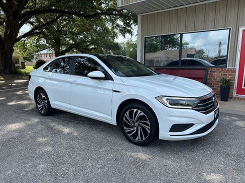 Used 2020 Volkswagen Jetta SEL image 3