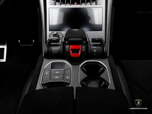 Used 2024 Lamborghini Urus Performante image 47