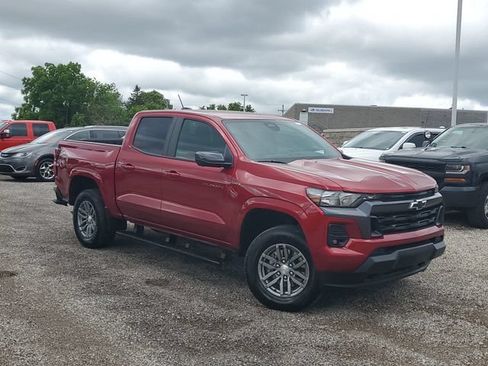 Certified 2023 Chevrolet Colorado LT w/ LT Convenience Package II AWD/4WD image 32