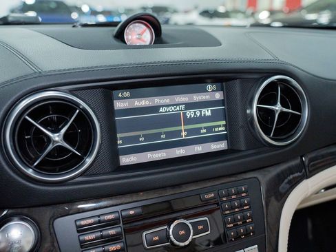 Used 2013 Mercedes-Benz SL 550 image 38