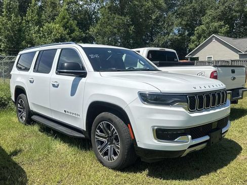 Used 2024 Jeep Wagoneer L Series II RWD image 12
