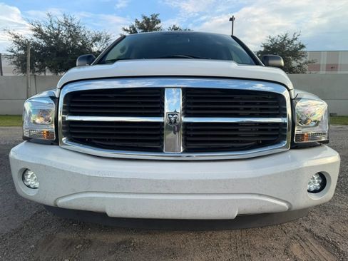 Used 2005 Dodge Durango Limited w/ Trailer Tow Group RWD image 24