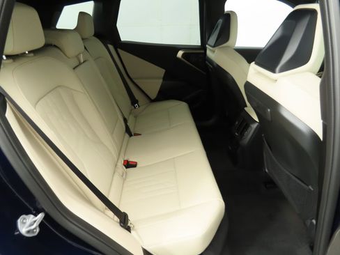 Used 2025 BMW X3 xDrive30i w/ Premium Package image 23