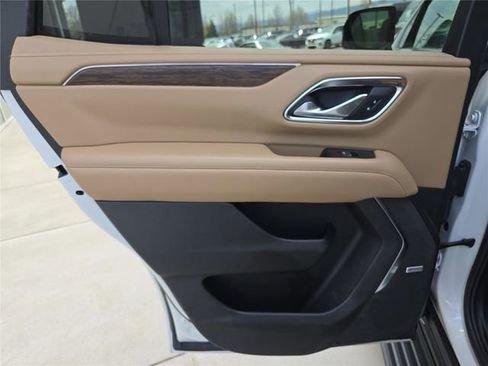 Used 2023 Chevrolet Tahoe Premier AWD/4WD image 15