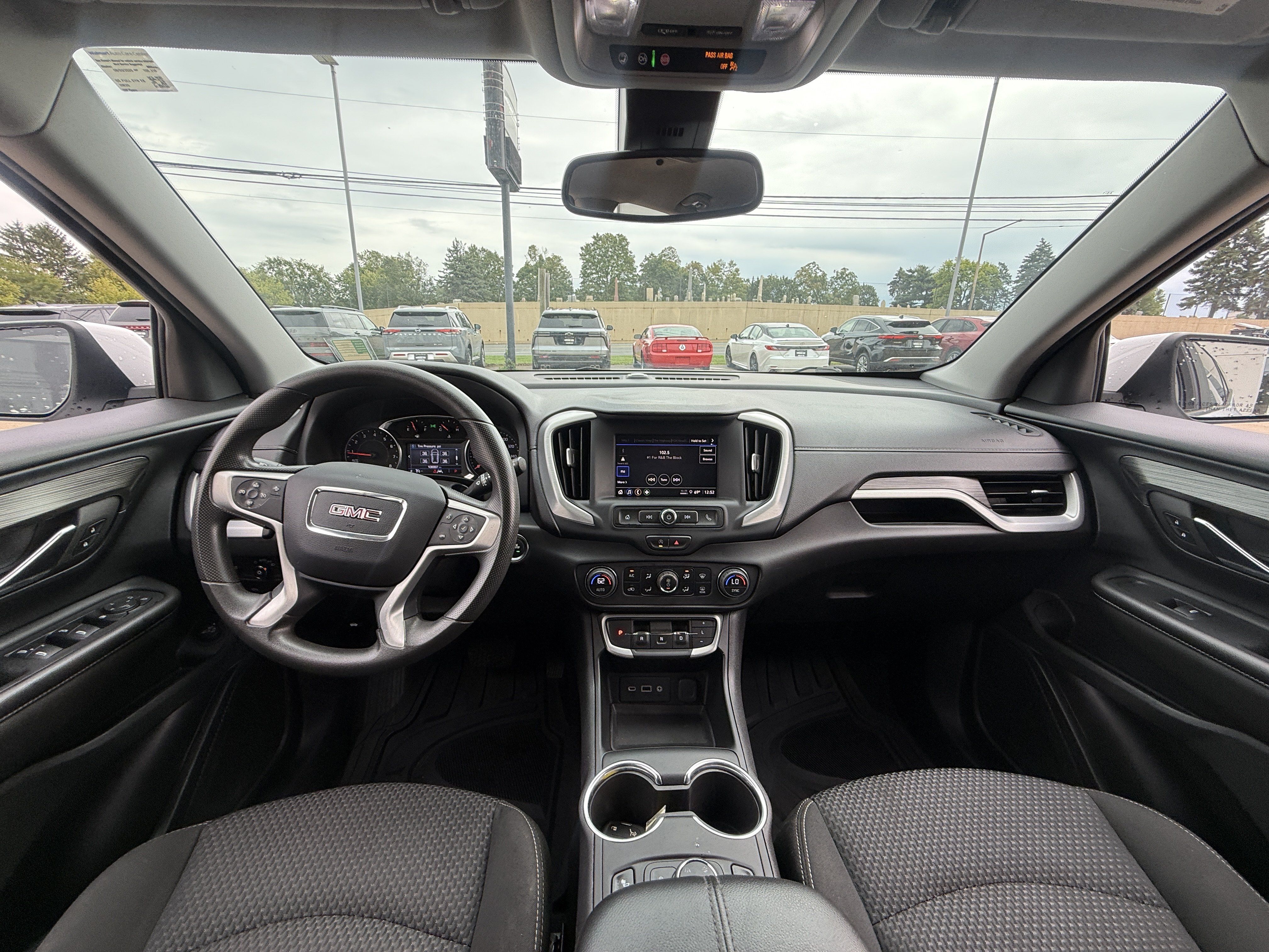 Used 2023 GMC Terrain SLE w/ Driver Convenience Package AWD/4WD image 11