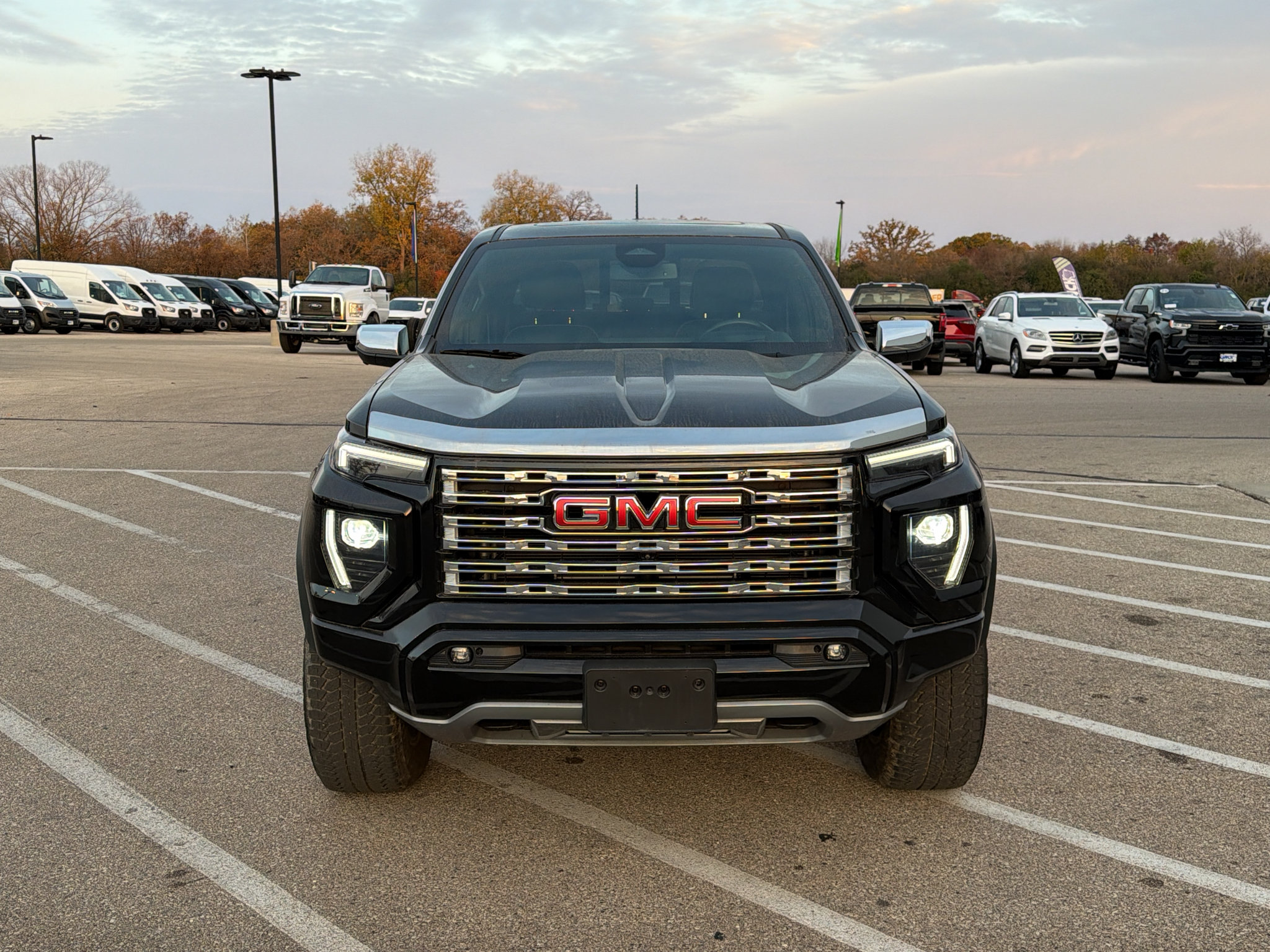Used 2025 GMC Canyon Denali AWD/4WD image 9