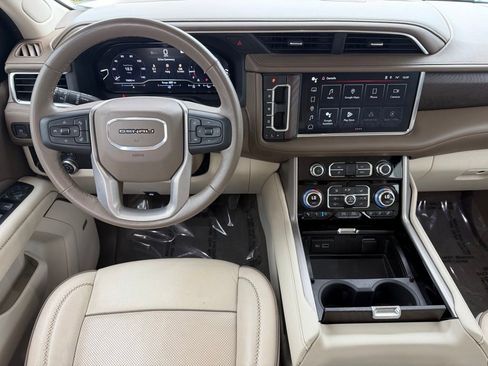 Used 2022 GMC Yukon XL Denali RWD image 15