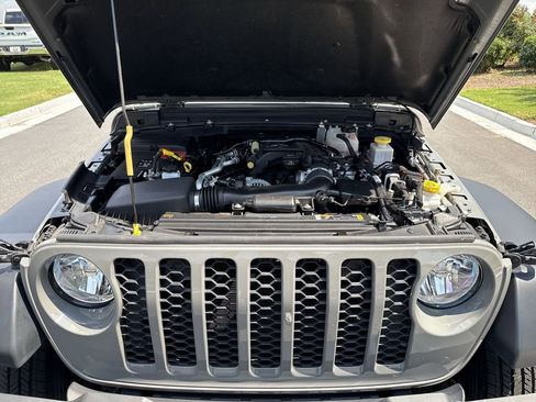 Used 2023 Jeep Gladiator Sport image 26