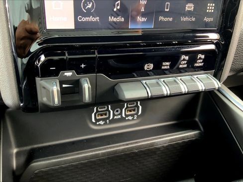 Used 2024 RAM 2500 Laramie w/ Night Edition image 31