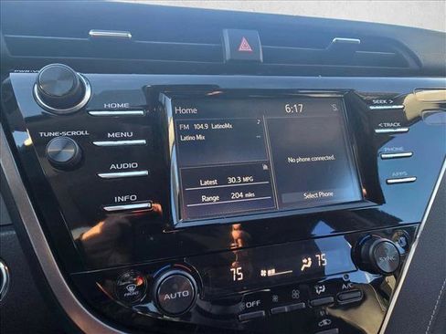 Used 2018 Toyota Camry XSE image 12