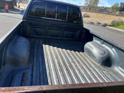 Used 1993 Toyota Pickup Deluxe image 5