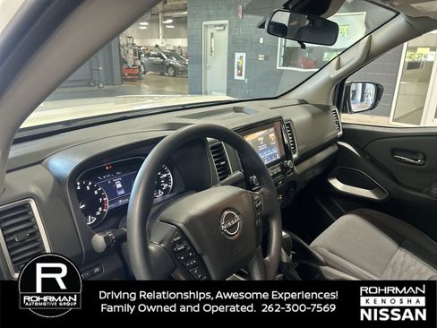 Certified 2024 Nissan Frontier SV w/ Technology Package AWD/4WD image 2