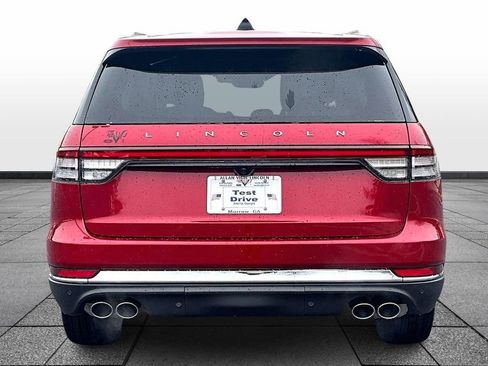 New 2026 Lincoln Aviator Premiere image 4