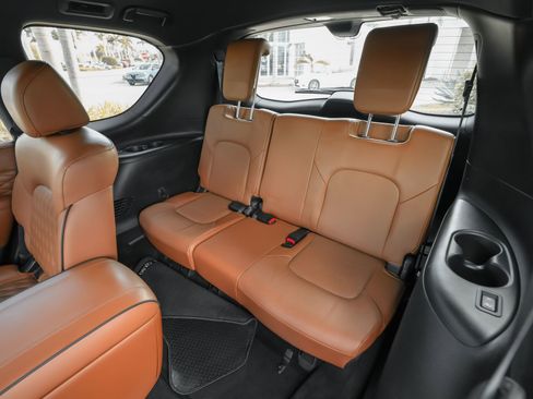 Used 2024 INFINITI QX80 Sensory image 44