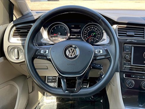 Used 2019 Volkswagen Golf Alltrack S image 7