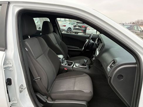 Used 2022 Dodge Charger SXT image 36