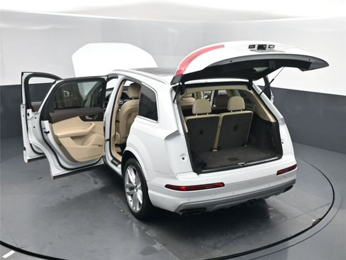 Used 2018 Audi Q7 3.0T Prestige w/ Prestige Package image 15