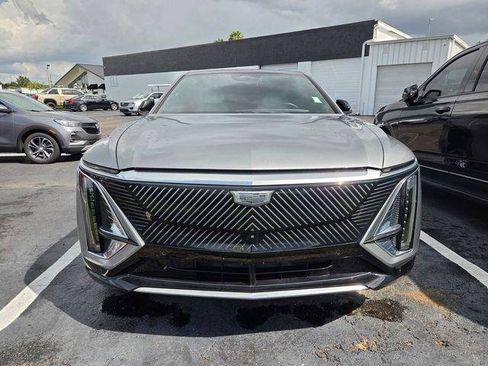 Certified 2024 Cadillac Lyriq Luxury AWD/4WD image 2