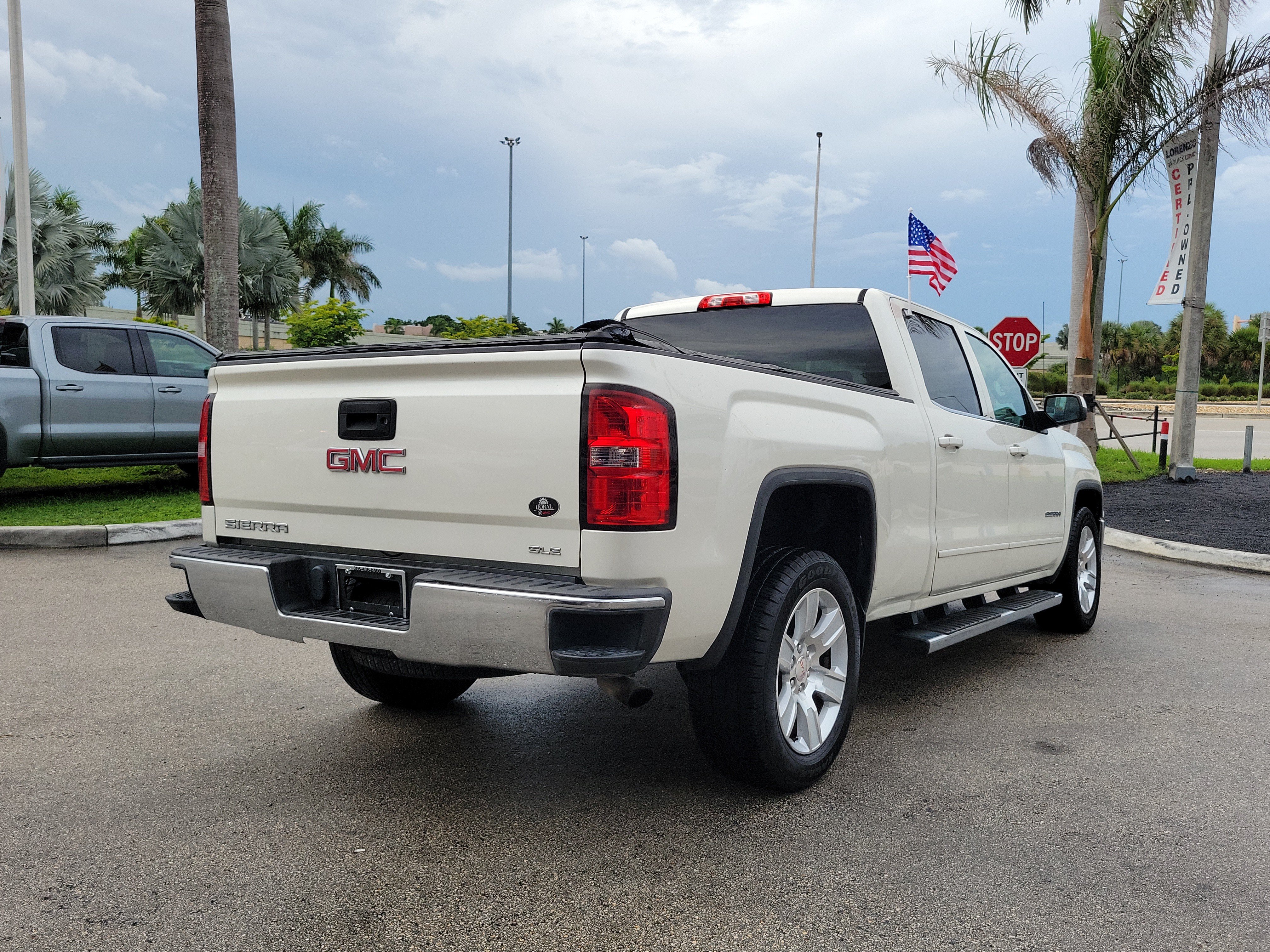 Used 2014 GMC Sierra 1500 SLE w/ SLE Preferred Package RWD image 5