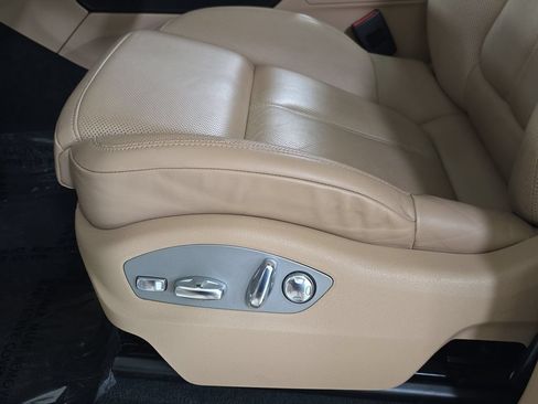 Used 2022 Porsche Macan AWD/4WD image 28