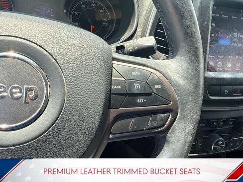 Used 2021 Jeep Cherokee Latitude Lux w/ Comfort/Convenience Group FWD image 13