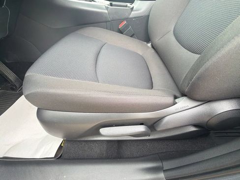Used 2025 Toyota RAV4 LE AWD/4WD image 12