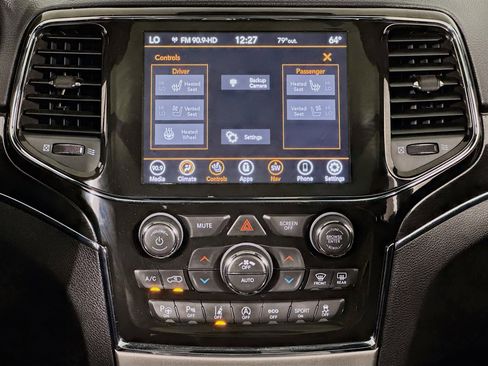 Used 2021 Jeep Grand Cherokee Trailhawk w/ Trailhawk Luxury Group image 32