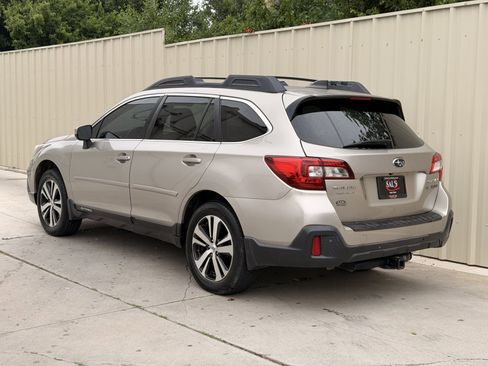 Used 2018 Subaru Outback 2.5i Limited AWD/4WD image 6