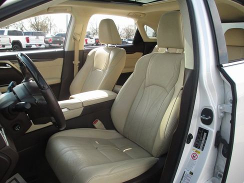 Used 2017 Lexus RX 350 350 w/ Luxury Package image 17