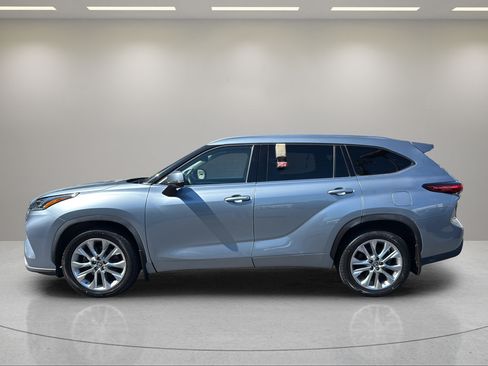 Used 2021 Toyota Highlander Limited AWD/4WD image 9