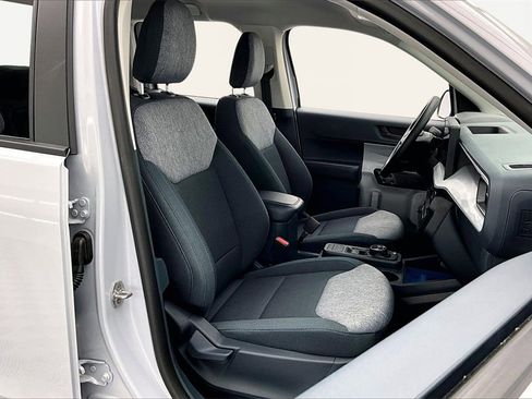 Used 2025 Ford Maverick XLT image 7