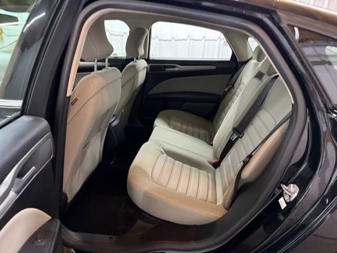 Used 2018 Ford Fusion S image 15