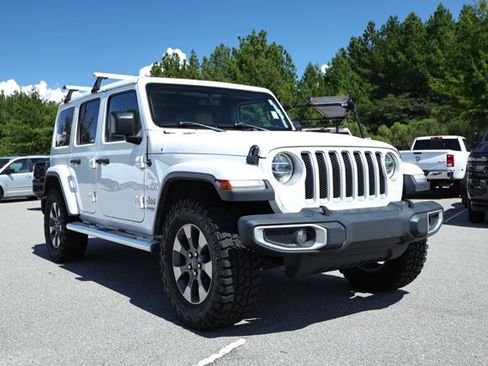 Used 2019 Jeep Wrangler Unlimited Sahara AWD/4WD image 2