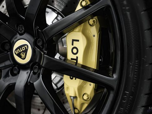 Used 2025 Lotus Emira RWD image 95